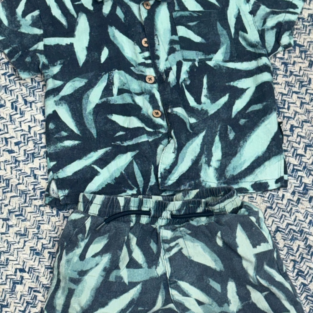 Volcom 2piece outfit for Tropical Leaf Print Button-Up Shirt and Shorts Set